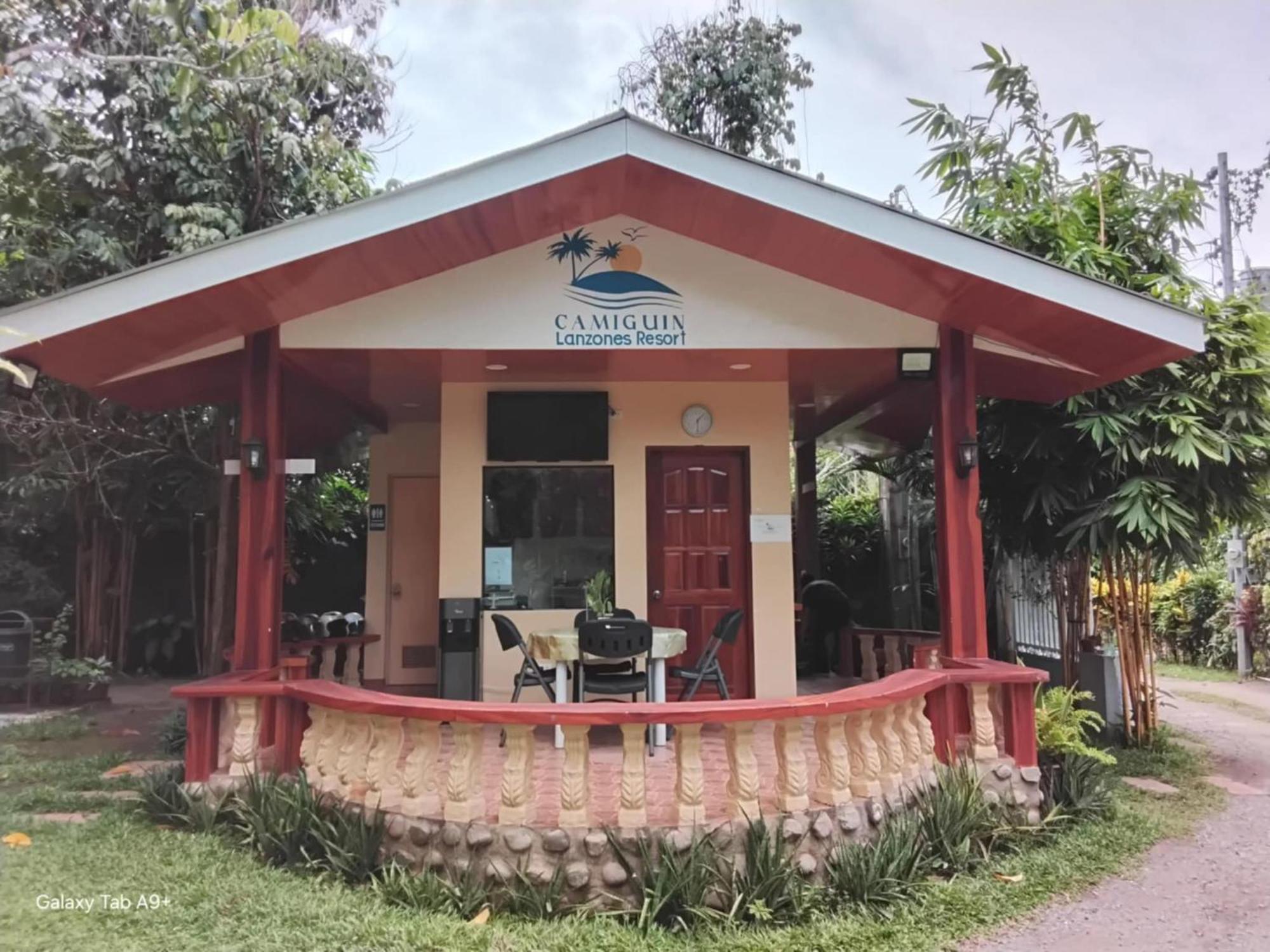 Camiguin Lanzones Resort Мамбахао Екстер'єр фото